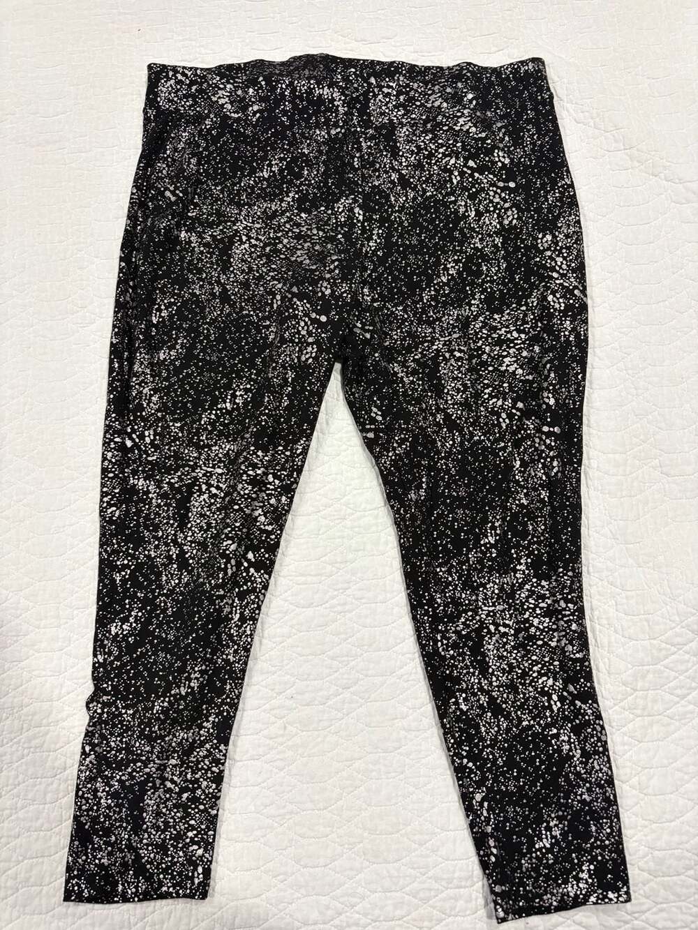 Torrid Size 3 Black Silver Metallic Splatter Print Leggings Stretch Skinny Pants
